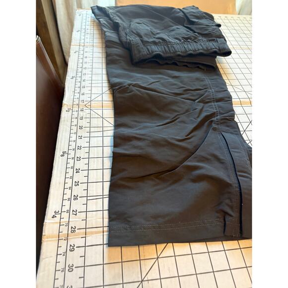 The North Face Men's Black Nylon Hiking Convertible Pants Zip Off Shorts XL - Picture 16 of 16